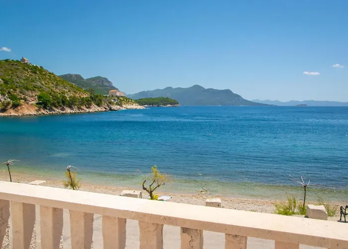 Jelka-2 By Interhome טרסטניק